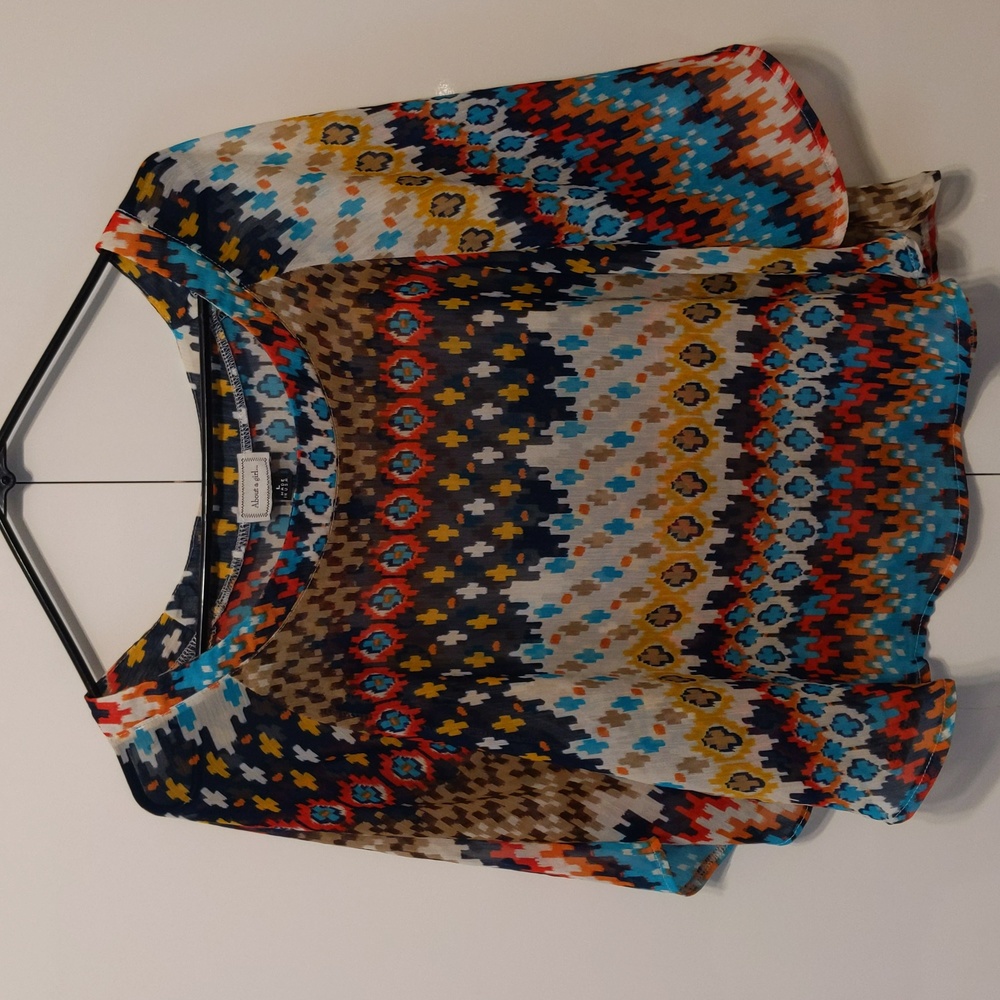 About a Girl Boho Flowy Top Size Large
